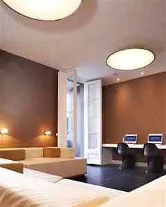 Praktik Garden 2* Barcelona