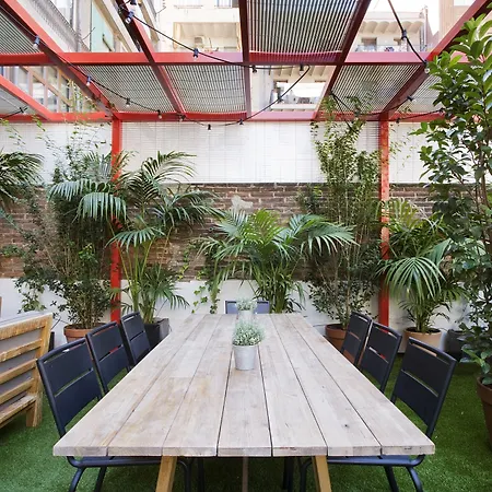 Praktik Garden 2* Barcelona