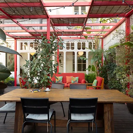 Praktik Garden 2* Barcelona