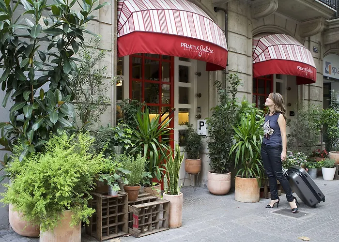 Praktik Garden Hotel