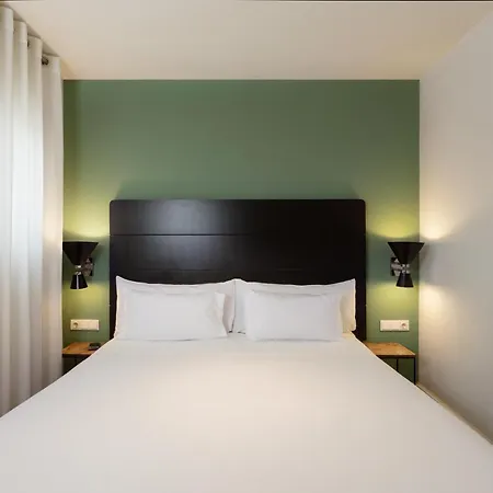 普拉克提卡花园酒店 酒店