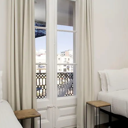 普拉克提卡花园酒店 2*