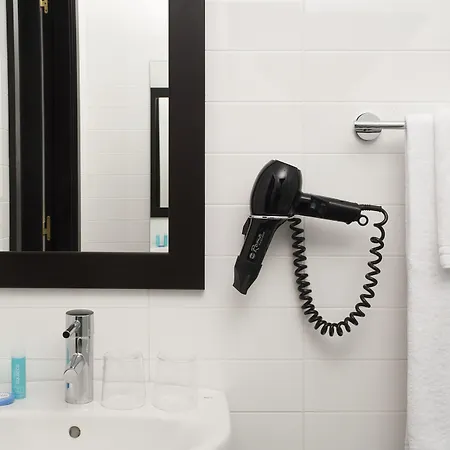 普拉克提卡花园酒店 酒店