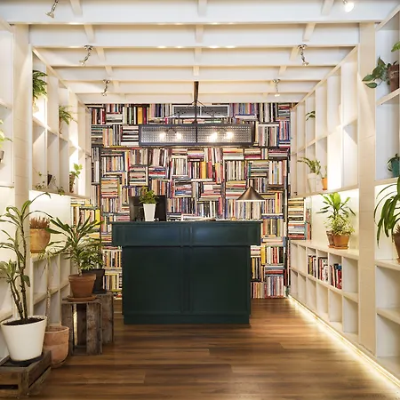 普拉克提卡花园酒店